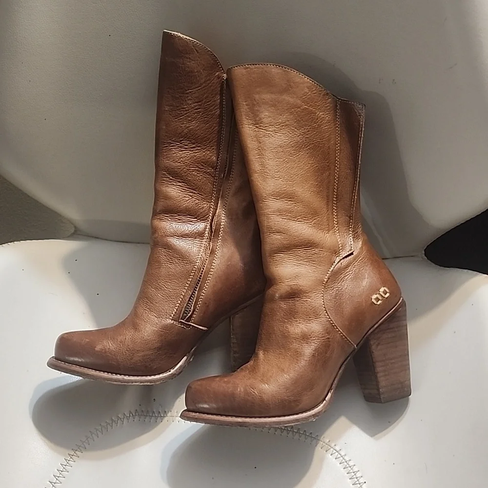 Boots - Picture 8 of 12